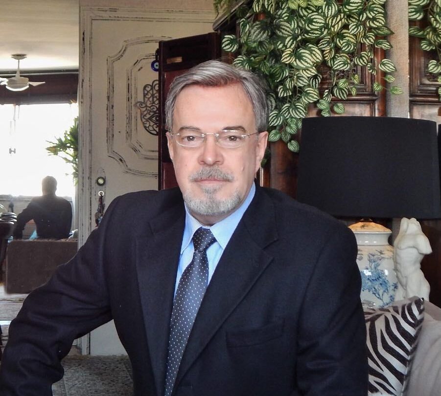 https://analyzedcapital.com/wp-content/uploads/2022/07/Oliveira-Martins-Trading-Lead-Analyst-901x810.jpeg